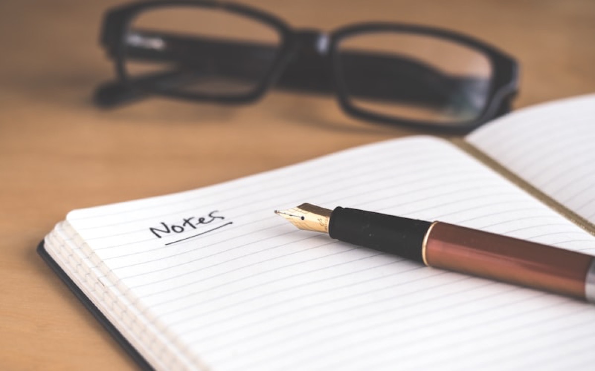 Pregnancy Gratitude Journal: 52 Weekly Prompts